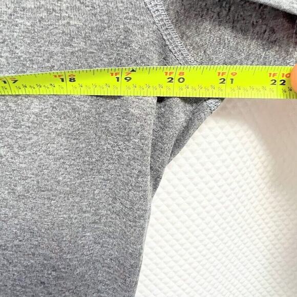 The North Face V Neck T-Shirt Short Sleeves Lightweight Gray Women sz Large - Picture 7 of 9